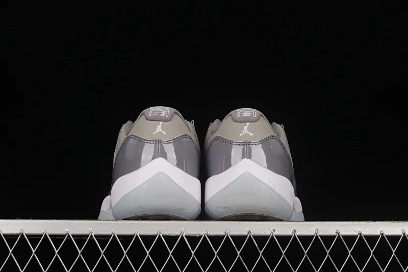 All categories Air Jordan Jordan series basketball shoes Air Jordan 11 #ZG version Air Jordan 11 Low Bred AJ11 Joe 11 new cool gray first layer genuine carbon low-top basketball shoes 528896-003